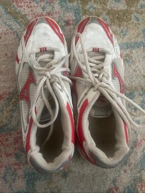Mizuno Women’s White and Red Athletic Sneakers